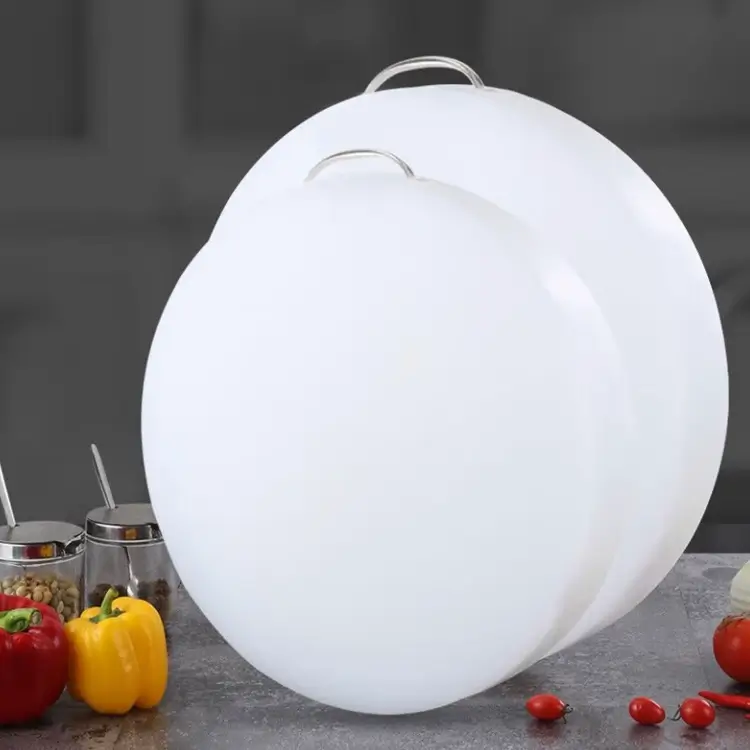 Plastic chopping board (1)