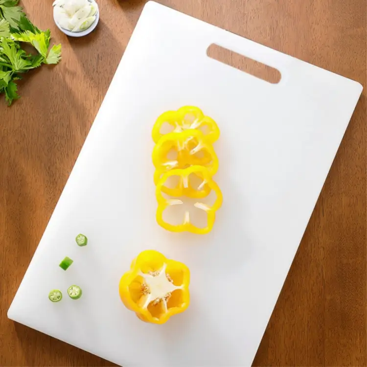 Plastic chopping board (11)