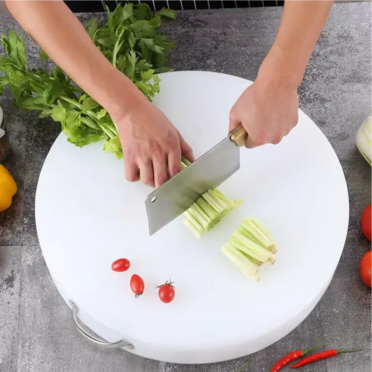 Plastic chopping board (12)